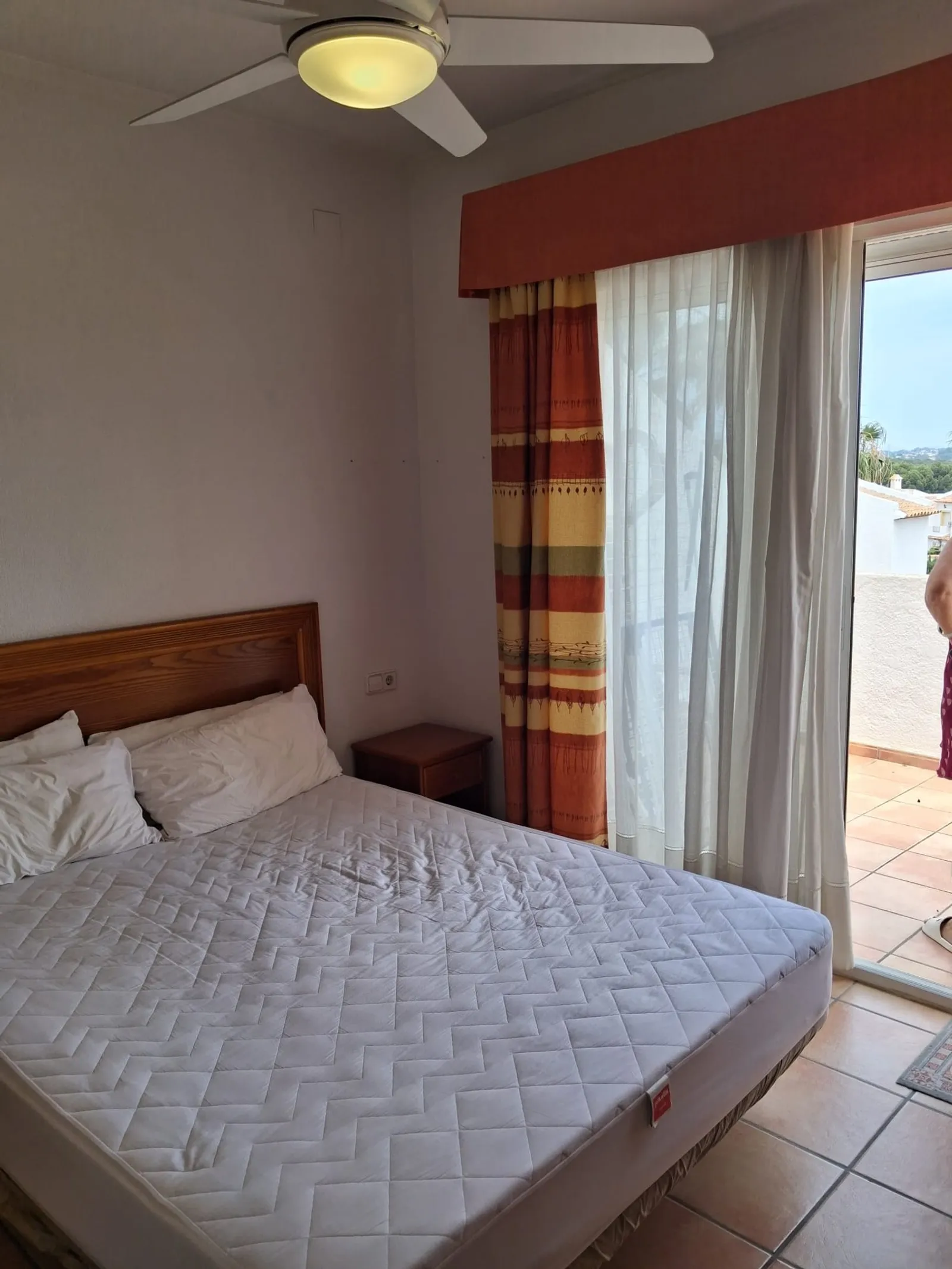 Bungalow con jardín privado y piscina comunitaria