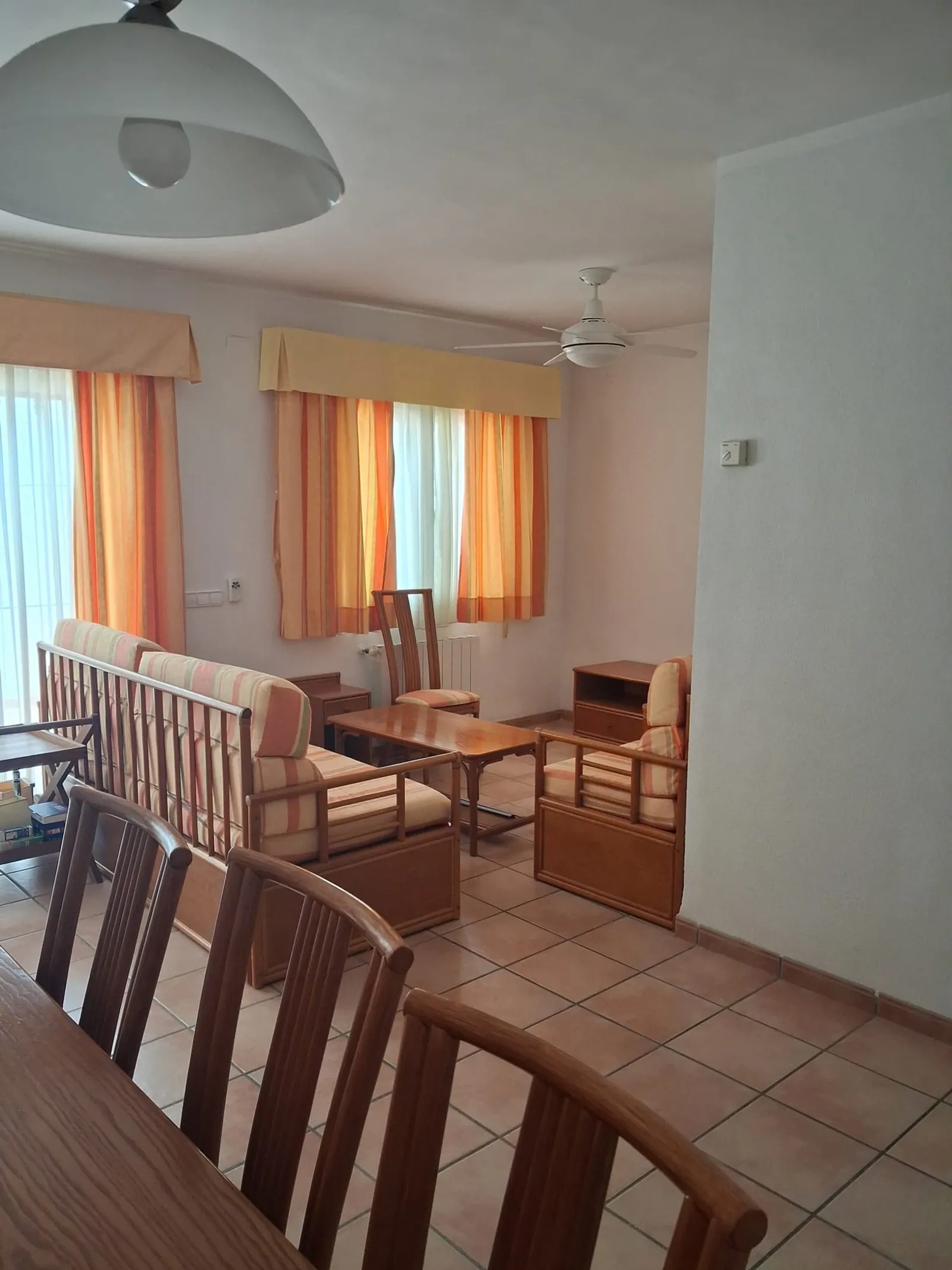 Bungalow con jardín privado y piscina comunitaria